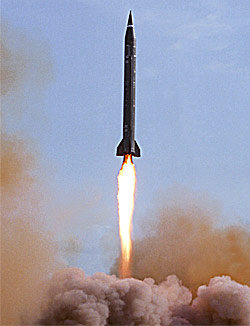 В 1991 г. ракетные обстрелы Ираком городов Израиля ракетами типа СКАД повергли население в панику. Фото Леонид  Якутин.
