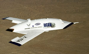 Под крыльями гиперзвукового летательного аппарата Х-45 - пустынные районы  полуострова Калифорния. US Air Force